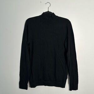 Men’s mockneck sweater in size small